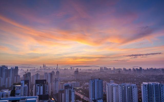 涨上去的房价不会降？＂高人＂指点有办法能让房价下降，一试就灵