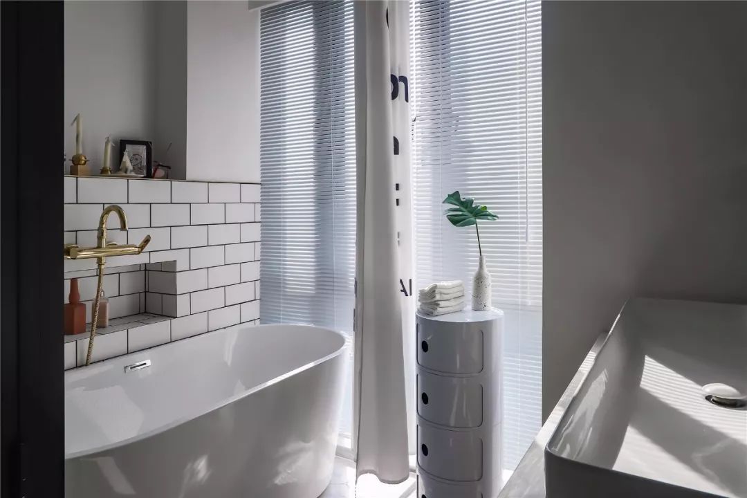 105㎡现代简约，低饱和度的色调，淡雅舒适的家