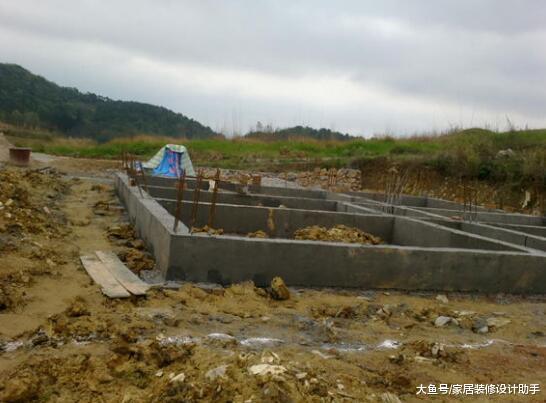 湖南農民工兄弟只花了18萬自建三層主體，花錢太少不敢拿出來獻丑