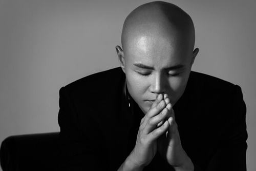 他当众骂金星太监，亲吻女演员，却在董明珠面前被怼到哑口无言！