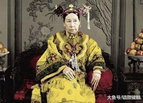 慈禧死后, 她臥室的密室被人打開, 場面連裕隆皇后都十分尷尬!