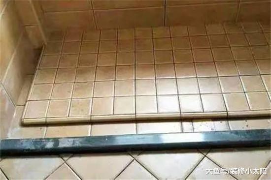 头次见有钱人淋浴房装这种地面，实用又防潮，后悔我家知道晚了
