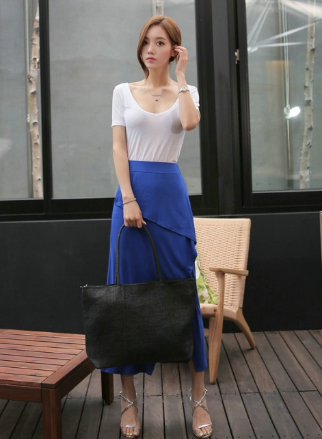 穿蓝色长裙的气质姐姐，浑身上下都散发着魅力