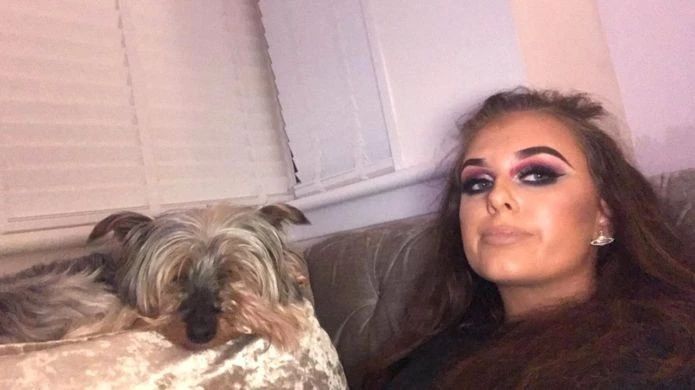 陪伴14年的爱犬去世，女子要求休“丧亲假”，却遭老板解雇……