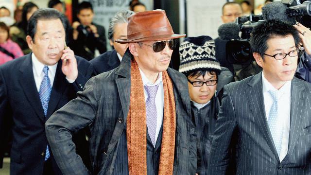 山口组成员穷到去邮局打工, 领钱太兴奋才说漏嘴, 网友: 黑帮混成这样?