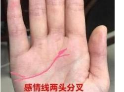 “两指不碰头，夫妻难白头”，婚姻难到老，容易再婚的手相！