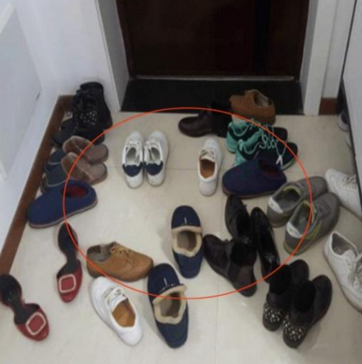 住房多年才發現！聰明人門口不放鞋子卻放這些，真是敞亮又美觀