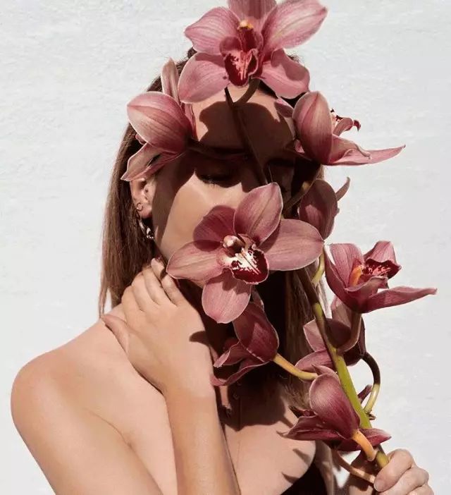 把小清新的印花搬到你家背景墙吧，这就叫美上墙了！