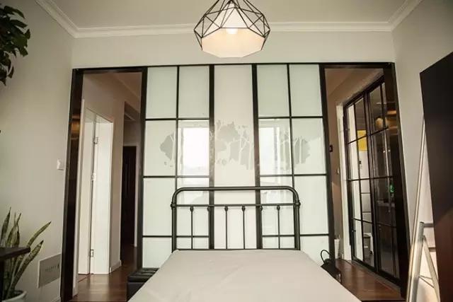 剩男为相亲买54㎡小户型，客厅缩小两倍，硬把一居室改造两室一厅！