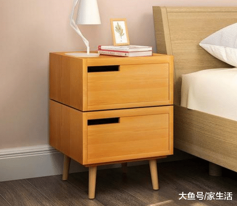 床头柜摆放太有讲究了，切记要留意这几点，放错能影响家里财运