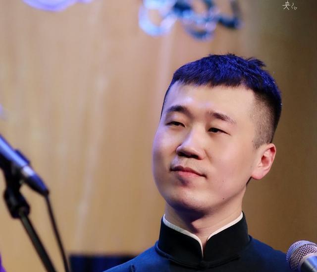 杨九郎空降三庆园，观众私信李九天好好休息，尽量多请假