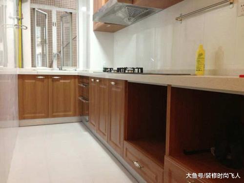 橱柜底下万万要装这块东西，若非老木工提醒，我家早就装错了