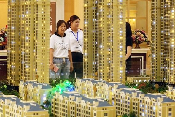 房價和人口沒關系？各路專家爭議不斷，養育成本和購房成本誰更高