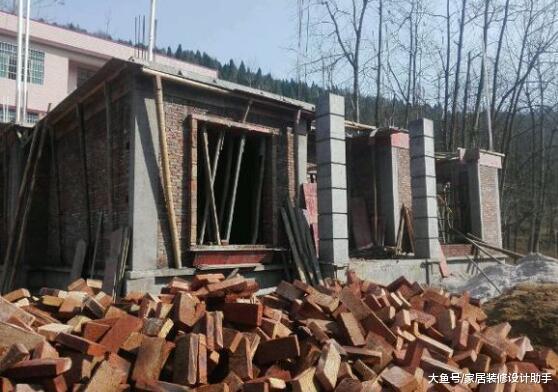 为面子建7米高的中空大客厅被吐槽一是费钱、二是怪里怪气不好看