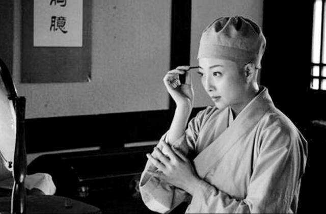 民国奇女子，4年把三千男人当玩具，死前遗言道出人生不堪