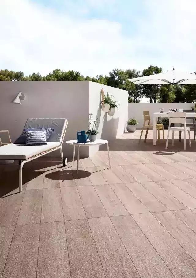 木纹砖从挑选到铺贴全流程，看完才知道为什么大家都爱木纹砖