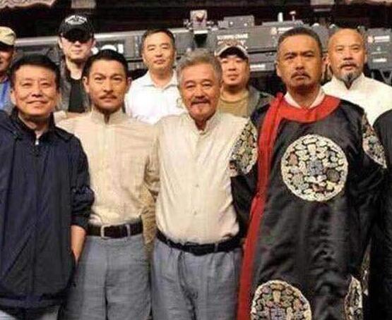 赵本山的“势力”不容小觑, 这张合影暴露出他的背景