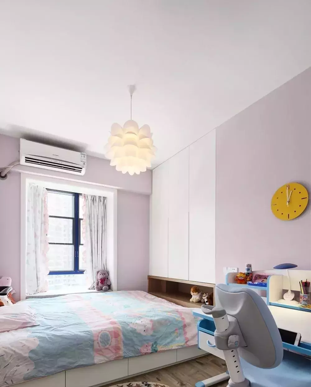 给孩子准备一个榻榻米儿童房, 再也不担心玩具会放不下