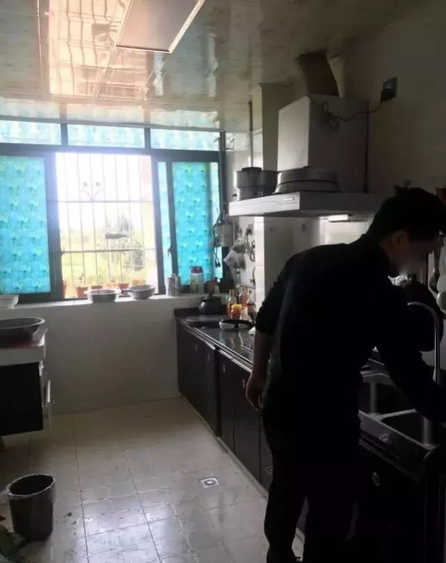 媳妇有轻微洁癖，婚房入住三年如今成这样，朋友参观纷纷称赞！