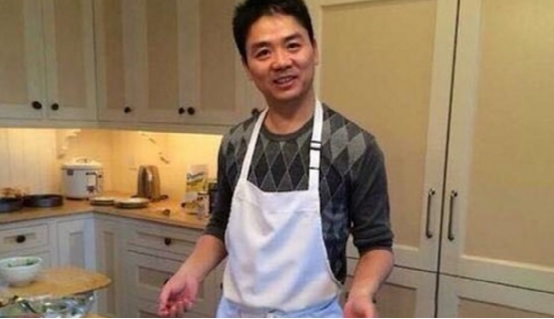 带你看看刘强东住的豪宅，内部装修很奢华，普通人一辈子都住不起