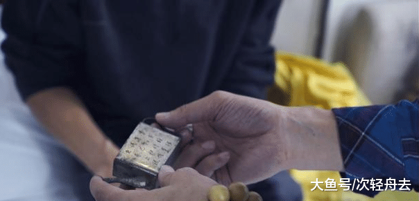 ＂酒店床上的交易，别想歪，这是古玩圈的特色“床交会”＂