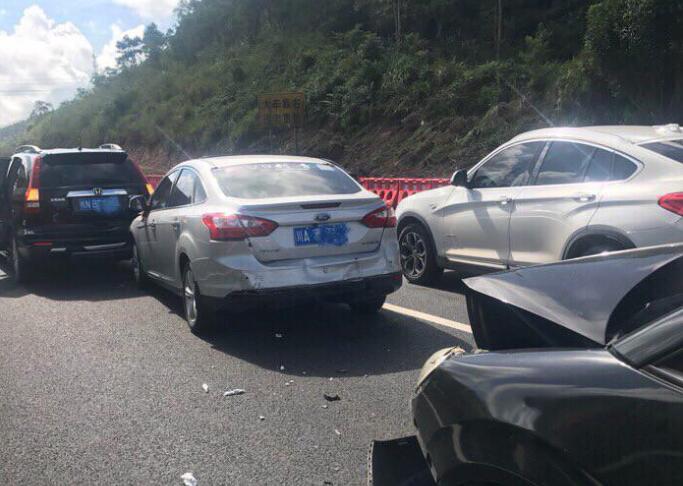 小米荣耀矛盾升级：雷军曾在发布会说的一句话，如今开始兑现了！