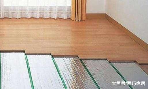 头一次见有人在旧瓷砖上铺木地板，方便又省钱，后悔知道晚了