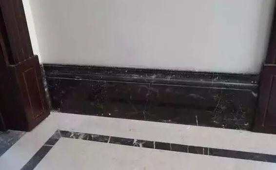 老师傅都是这样装踢脚线的，好看而且耐用，再住十年也不过时