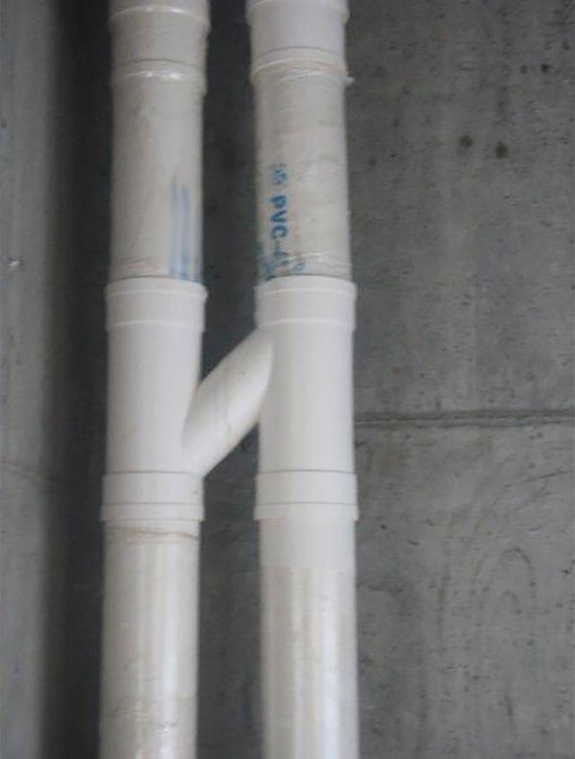 卫生间两根立管太占地，合并为一根，够自私！不怕物业找上门？