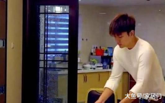 李小璐曬出一家人住過的豪宅，內部裝修很豪華，白白浪費好房子了