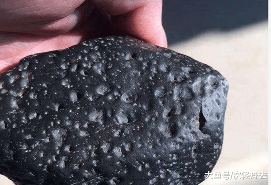 ＂陨石“天外来客”，能量和价值竟这么大，6个方法辨别真正的陨石＂