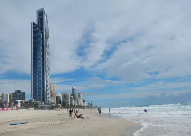 还出什么国？去了广西，等于去了全世界，不信你看