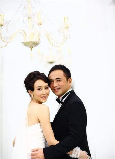 嫁入豪门好？让贾静雯胡静来告诉你真相