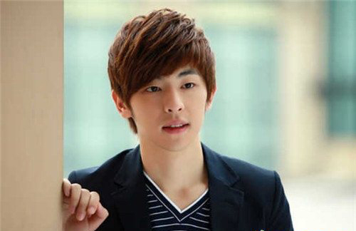 新晋演员邓伦被称丑帅，演技颜值双在线的他今年爆红，因为这部剧