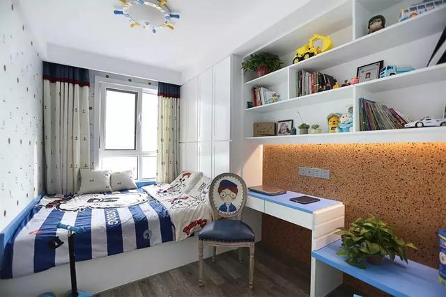 90平漂亮新房, 客厅巧用一截矮墙隔断, 邻居一看都跟着效仿!