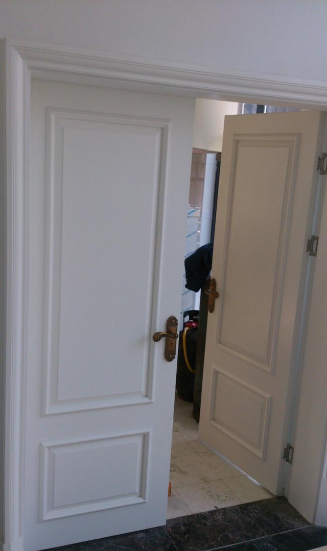 木门上下没封边，商家辩解这种绝不会用蜂窝纸填充，纯实木门透气