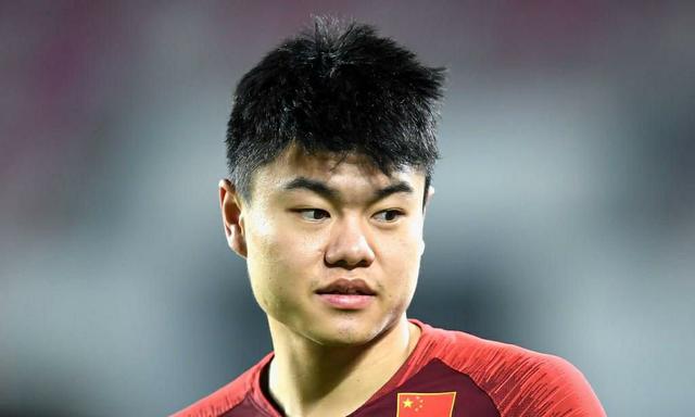 观点：韦、杨二人无论为何被处罚，恒大此事的做法都有点莫名其妙