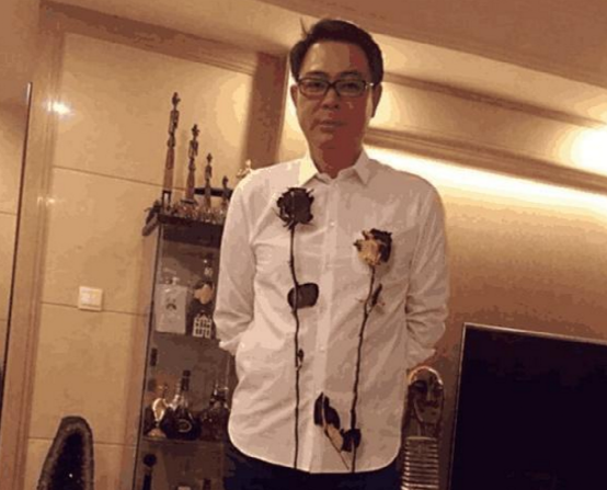 晒晒高亚麟住的豪宅，如今在家做家庭煮男，老婆真的太幸福了