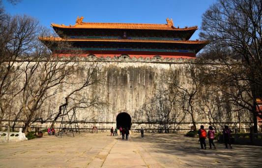 长征@朱元璋的威慑力有多强，为何三百年后，康熙还要去他墓前磕头？