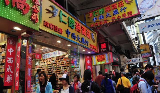 大连房产中介店没什么生意，为何满大街都是门店？背后原因很现实
