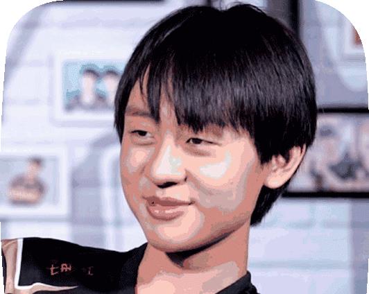 RNG小明传喜讯！痴情引起林允儿关注，UZI帮忙搭线，香锅早有暗示