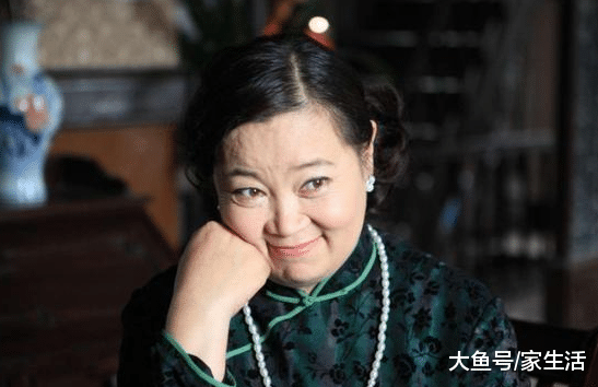 带你参观方青卓的豪宅，家里用砖头砌了个旋转楼梯，太有创意了