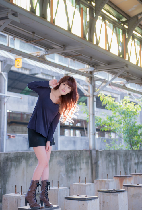 在空旷的烂尾楼拍照也是艺术吧？