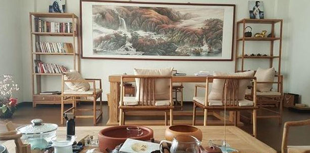 参观连奕名现实的家，茶室布置最霸气，如今到了爱喝茶的年纪