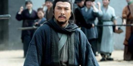 三国演义五虎上将中有一人浪得虚名，武功并不高，只是运气好。