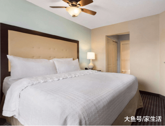 卧室现在不流行买大床了，这样设计更有“创意”，年轻人都喜欢