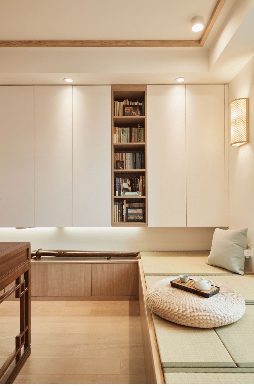 130㎡原木简约，客厅没沙发，满屋是书架，教授家就是不一样！