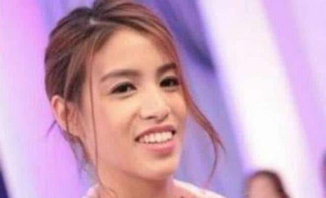 《功夫》中的龅牙妹原来长这样，这么多年，感觉被星爷骗了