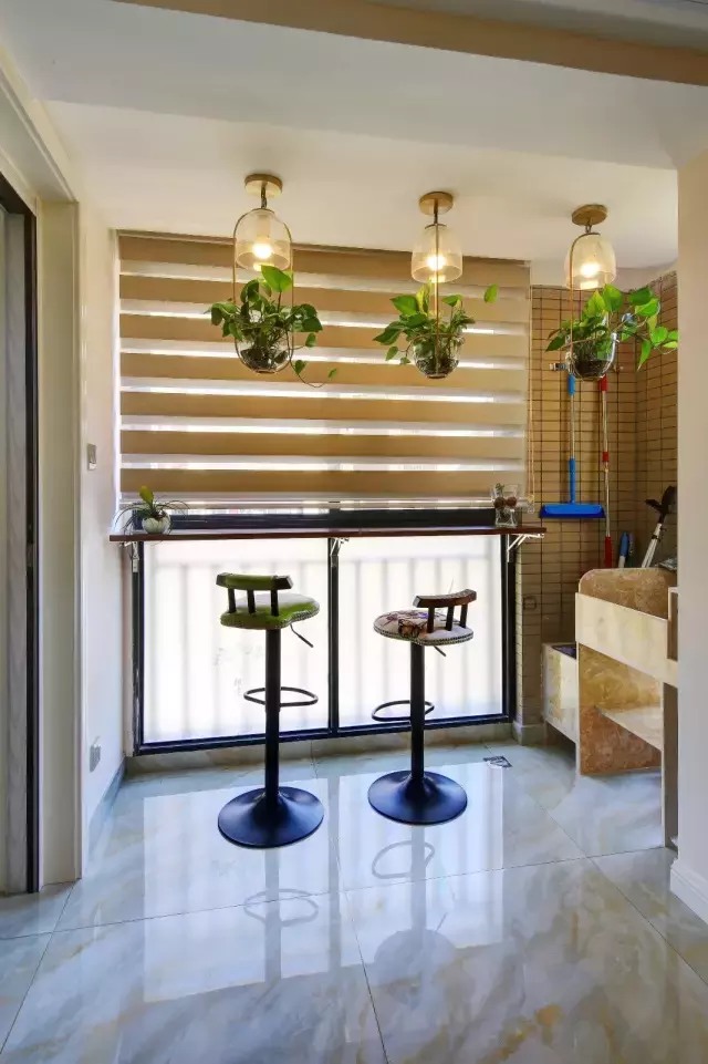 116㎡新中式花15萬打造，如此有格調的吧臺吊燈，太美了