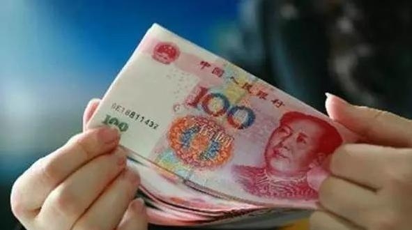 双方父母见面商量婚事，饭后准婆婆给我钱去结账，父亲让我分手